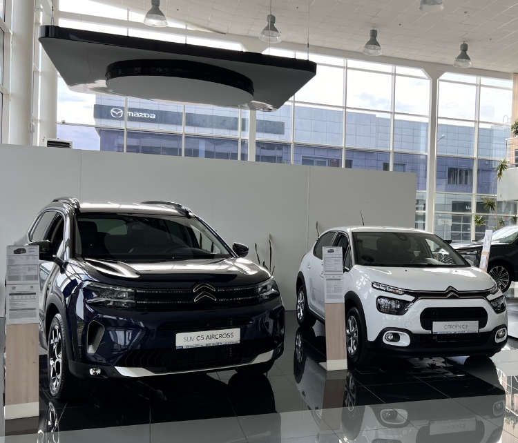 Автомобілі Citroën в автосалоні «НІКО Мегаполіс» під Києвом