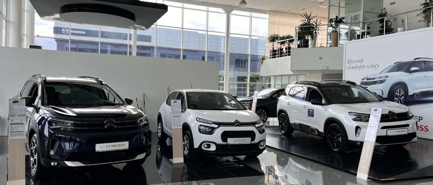 Автомобілі Citroën в автосалоні «НІКО Мегаполіс» під Києвом